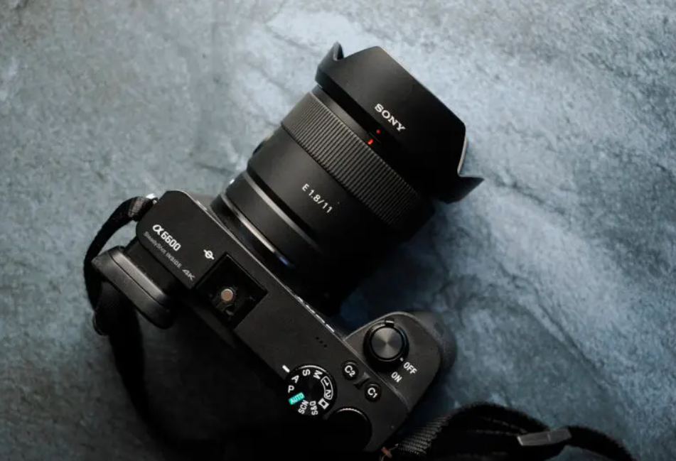 image-1 Sony 10-20mm F/4 PZ, 15mm F/1.4 ve 11mm F/1.8 lensler duyuruldu 